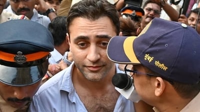 Actor Imran Khan Pal will move the Bombay High Court against FRRO's Leave India notice