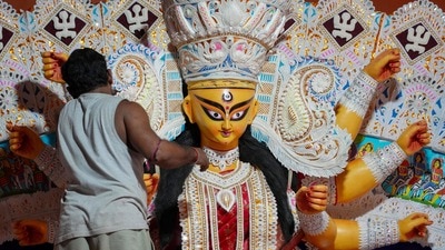 রাত পোহালেই মহাষষ্ঠী! কেমন কাটবে দিন, রইল ১৬ অক্টোবর ২০২৬ রাশিফল(PTI Photo)(PTI10_15_2026_000128B) (PTI) রাত পোহালেই মহাষষ্ঠী! কেমন কাটবে দিন, রইল ১৬ অক্টোবর ২০২৬ রাশিফল(PTI Photo)(PTI10_15_2026_000128B) (PTI)