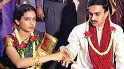 The two got engaged on December 1, 2003, and their wedding was scheduled for April 11, 2004.