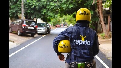 Union representatives alleged that aggregators were charging passengers excessive fares during peak hours while drivers faced losses during non-peak hours because of their pricing mechanisms. (REPRESENTATIVE PHOTO)