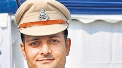 Now, police have registered an FIR against the woman journalist based on a complaint filed by Bhagat, who alleged that the journalist and her colleagues subjected him to “public humiliation and casteist slurs” while he was discharging his duty during the protest. (HT_PRINT) Now, police have registered an FIR against the woman journalist based on a complaint filed by Bhagat, who alleged that the journalist and her colleagues subjected him to “public humiliation and casteist slurs” while he was discharging his duty during the protest. (HT_PRINT)