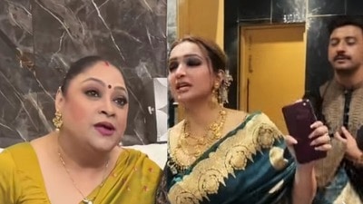 কৌশানিকে ‘ইন্ডাস্ট্রির সবথেকে সুন্দরী নায়িকা’ বললেন পিয়া, বনি ঘুরলেন আঁচল ধরে!