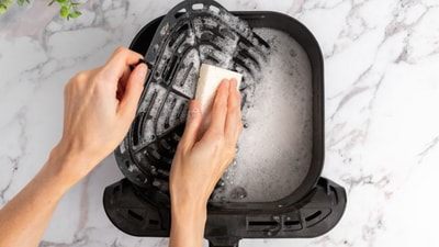 How to clean an air fryer (Pinterest) How to clean an air fryer (Pinterest)