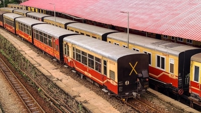 BJP, Congress workers trade jabs over new train stoppage in Kerala (Representative Image (File Photo/ANI))
