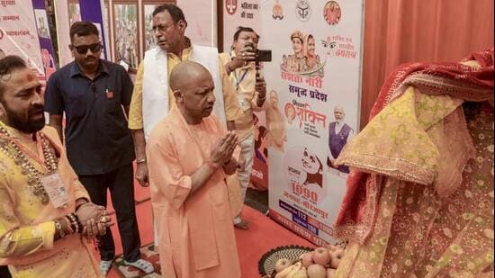 CM Yogi Adityanath offers prayers at Maa Vindhyavasini Temple in Mirzapur on Thursday. (PTI)