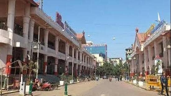 Markets, including Khwairamband Ima market (women’s market), and educational institutions remained closed