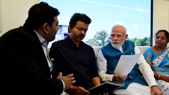 AI founder Tejas Sudarshan met PM Modi on the Chennai Metro.