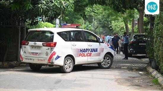 Vehicle owners must refrain from bending number plates, altering registration numbers, affixing unauthorised stickers or covering plates in a manner that obstructs the visibility of registration details, police said. (HT File)