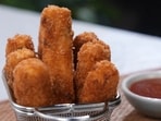 Sanjeev Kapoor's crispy paneer fries recipe needs a cooking time of just 10 minutes. 