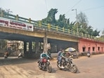 Tribunal questioned whether the civic body followed proper procedures after the PMC revised its tree-felling proposal from 61 trees down to 18 for a bridge construction. (In pic) Sadhu Vaswani bridge. (HT FILE)