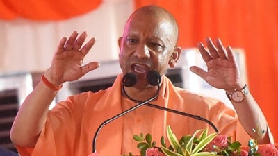 UPর ২০২৭র ভোটে কি মুখ্যমন্ত্রী হয়ে আদৌ ফিরতে পারবেন যোগী?নয়া সমীক্ষায় বড় ইঙ্গিত (Photo by Sakib Ali/Hindustan Times)