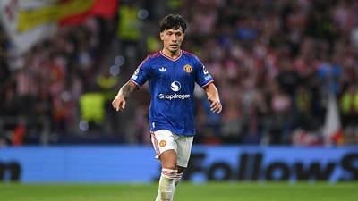 Lisandro Martinez issues an apology for his comments against Manchester United's hierarchy. (X Images)