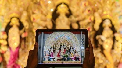দুর্গাপুজোর সপ্তাহে ১৮ থেকে ২৪ অক্টোবর কেমন কাটবে! রইল সাপ্তাহিক রাশিফল (PTI Photo)(PTI10_16_2026_000127A) (PTI) দুর্গাপুজোর সপ্তাহে ১৮ থেকে ২৪ অক্টোবর কেমন কাটবে! রইল সাপ্তাহিক রাশিফল (PTI Photo)(PTI10_16_2026_000127A) (PTI)