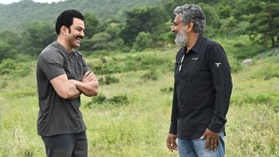 SS Rajamouli: నీలోని కుంభను నిద్ర లేపదలచుకోలేదు.. హ్యాపీ బర్త్డే పృథ్వీ: వారణాసి విలన్కు రాజమౌళి విషెస్ SS Rajamouli: నీలోని కుంభను నిద్ర లేపదలచుకోలేదు.. హ్యాపీ బర్త్డే పృథ్వీ: వారణాసి విలన్కు రాజమౌళి విషెస్