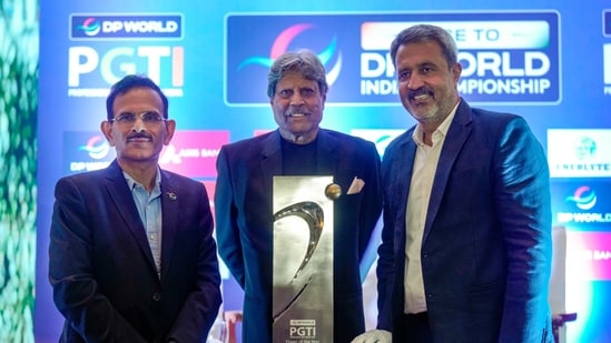 DP World Professional Golf Tour of India (PGTI) President Kapil Dev, centre, CEO Amandeep Johl, right (File image)