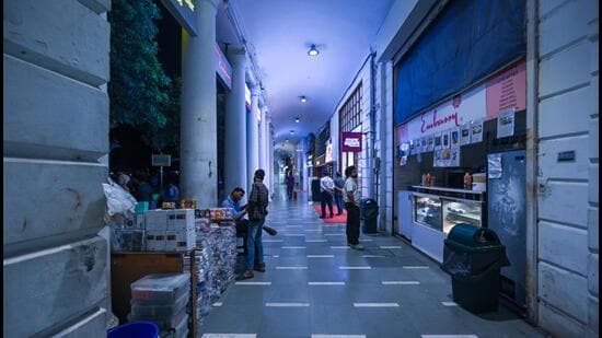 Traders reported low footfall on Friday. (RAJ K RAJ /HT PHOTO)
