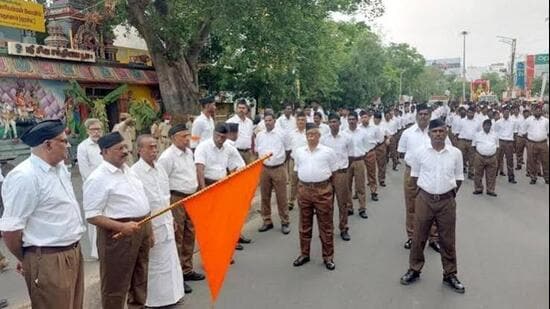 he Madras HC cleared RSS route marches for October 25 and November 1, directing Tamil Nadu police to finalise the timings and venues with organisers by Monday.
