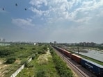 The change in air quality coincided with a dip in night-time temperatures. According to the India Meteorological Department (IMD), the minimum temperature fell by 3.7°C to 17.9°C, the lowest recorded in Gurugram so far this October. The maximum temperature stood at 28.9°C. (HT Photo)