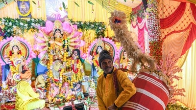 দুর্গাপুজোর মাঝে আগামিকাল কেমন কাটবে! ১৮ অক্টোবর ২০২৬ রাশিফল রইল. (ANI Photo) (Basit zargar) দুর্গাপুজোর মাঝে আগামিকাল কেমন কাটবে! ১৮ অক্টোবর ২০২৬ রাশিফল রইল. (ANI Photo) (Basit zargar)