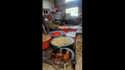 According to FDA officials, they conducted the inspections between October 14 and 15. During which, food items from several establishments were seized. (HT) According to FDA officials, they conducted the inspections between October 14 and 15. During which, food items from several establishments were seized. (HT)