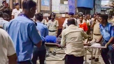 চোরবাগান-কাণ্ডে মৃতের সংখ্য়া বেড়ে ১৮! রয়েছে ৭ বছরের শিশুও, কী বলছেন মমতা? (PTI) চোরবাগান-কাণ্ডে মৃতের সংখ্য়া বেড়ে ১৮! রয়েছে ৭ বছরের শিশুও, কী বলছেন মমতা? (PTI)