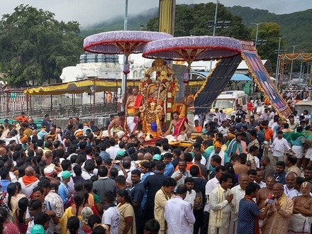 హనుమంత వాహనంపై కోదండ రామునిగా శ్రీ మలయప్పస్వామి
