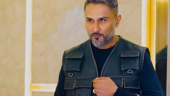 Yo Yo Honey Singh is alleged to have sung lines from an objectionable song at a concert.