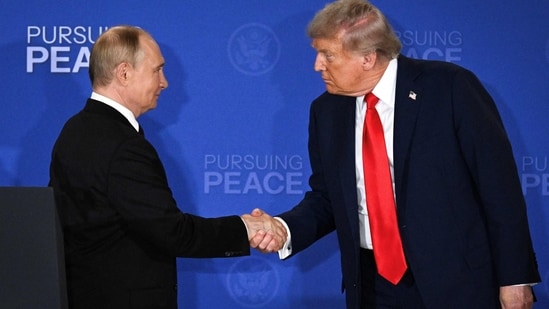 US President Donald Trump (R) and Russian President Vladimir Putin (Photo for representation)