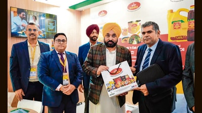 Chief minister (CM) Bhagwant Mann on Sunday launched two new products under MARKFED’s SOHNA brand — chickpeas in brine (chitte chhole) and red kidney beans in brine (rajmah) — at Salon International de l’Alimentation (SIAL) Paris, 2026. Chief minister (CM) Bhagwant Mann on Sunday launched two new products under MARKFED’s SOHNA brand — chickpeas in brine (chitte chhole) and red kidney beans in brine (rajmah) — at Salon International de l’Alimentation (SIAL) Paris, 2026.