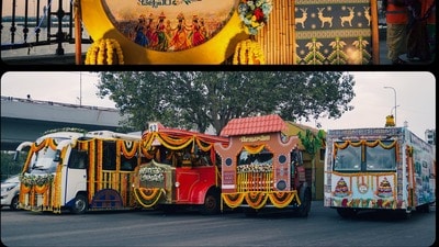 <p>ట్యాంక్‌బండ్‌పై జరిగిన ఈ వేడుకల్లో ప్రముఖ టాలీవుడ్ జంట విజయ్ దేవరకొండ, రష్మిక మందన్న ప్రత్యేక ఆకర్షణగా నిలిచారు. ప్రజాప్రతినిధులు, ప్రముఖులతో పాటు ఈ సంబరాల్లో పాల్గొన్న ఈ నూతన దంపతులు మహిళలతో కలిసి బతుకమ్మ ఆటపాటల్లో భాగమయ్యారు.</p> 