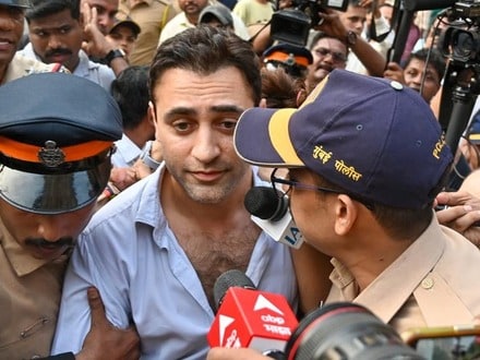 'ভারত ছাড়ার' নির্দেশের পর এবার OCI কার্ড বাতিলের কারণ দর্শানোর নোটিশ দিল FRRO
