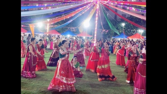 At Lifestyle Homes and City Homes in Sector 83, Enviro organised a dandiya celebration attended by more than 1,000 residents.