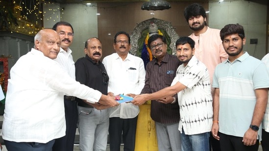చంద్రహాస్ కోట్ల హీరోగా కొత్త సినిమా ప్రారంభం- ఫిల్మ్ నగర్ సాయిబాబా దేవాలయంలో ఘనంగా పూజా కార్యక్రమం!