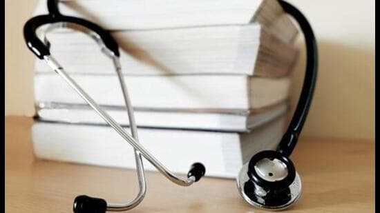 Of the 11,431 MBBS and BDS seats available across the state, 10,395 have been filled, resulting in an overall admission rate of 90.93%. (Getty Images/iStockphoto)