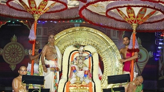చంద్రప్రభ వాహనంపై స్వామివారు