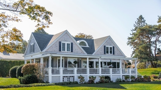 US home sellers offer mortgage rate buydowns and price cuts as high rates slow home sales.