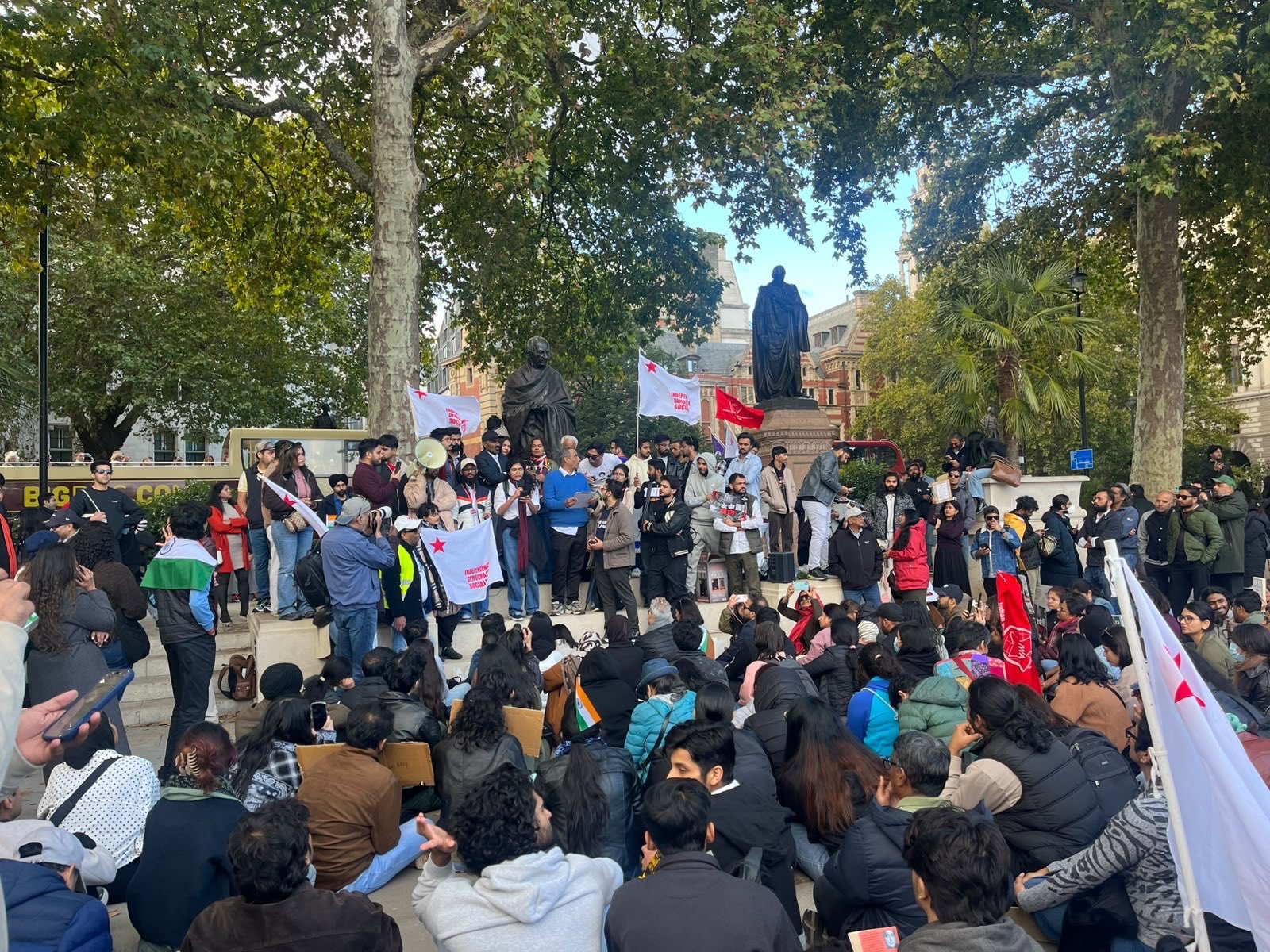 Solidarity protest in front of Gandhi Statue, London. (X/@sfi_uk)
