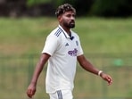 Mohammed Siraj provided the opening breakthrough to Hyderabad. Mohammed Siraj provided the opening breakthrough to Hyderabad.