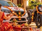 విజయదశమి నాడు కార్లు, బైకులకు పూజ ఎలా చేయాలి? పూజా విధానం, శుభ ముహూర్తం వివరాలు ఇవే!