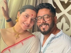 স্বামীকে নিয়ে ছবি শুভশ্রীর