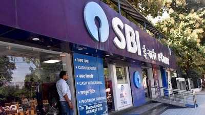 The RBI holiday calendar lists October 19 as a bank holiday for several states, while branches in other locations remain open depending on the local schedule. (Santosh Kumar/ Hindustan Times)
