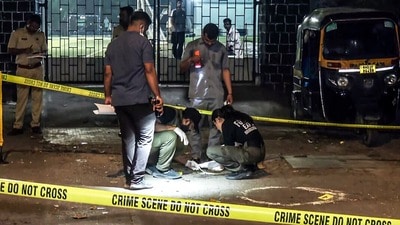 টাইগার শ্রফের উপর হামলার ভিডিয়ো ভাইরাল। (ANI Video Grab) (ANI Video Grab)