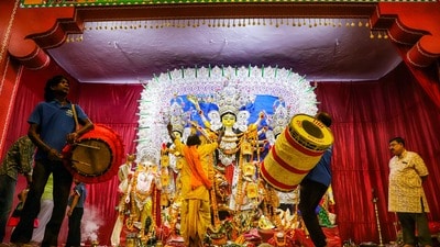 দশমী ২০২৬র তিথি কখন থেকে পড়ছে? দেবী দুর্গা চলতি বছরে কোন বাহনে ফিরছেন, ফল কী!. (ANI Photo) (Naeem Ansari) দশমী ২০২৬র তিথি কখন থেকে পড়ছে? দেবী দুর্গা চলতি বছরে কোন বাহনে ফিরছেন, ফল কী!. (ANI Photo) (Naeem Ansari)