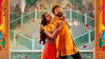 Maala Song: వెంకీ మామ ఎనర్జీకి నివేథా గ్లామర్.. 'AK47' నుంచి 'మాలా' సెలబ్రేషన్ సాంగ్ వచ్చేసింది Maala Song: వెంకీ మామ ఎనర్జీకి నివేథా గ్లామర్.. 'AK47' నుంచి 'మాలా' సెలబ్రేషన్ సాంగ్ వచ్చేసింది