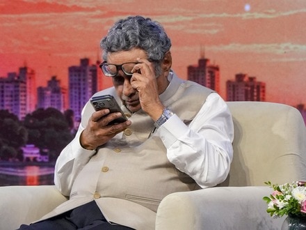 পুজোয় বামেদের বুকস্টলে হামলার নিন্দায় স্বপন দাশগুপ্তের