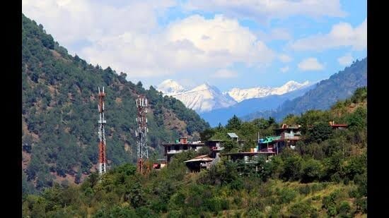 Lahaul-Spiti’s Keylong recording the state’s lowest minimum temperature of 0.3°C on Monday. It was followed by Kukumseri, which recorded a minimum temperature of 0.8°C