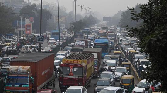 The system will use adaptive traffic signals, real-time camera monitoring and vehicle-to-infrastructure communication to respond to changing traffic conditions. (HT File Photo)