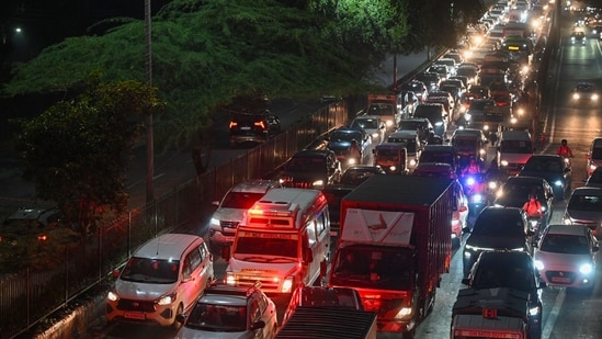 HT has repeatedly reported that both the Ring Road and Outer Ring Road remain perpetually congested, struggling under the weight of high vehicular density, persistent lane friction, and frequent vehicle breakdowns.