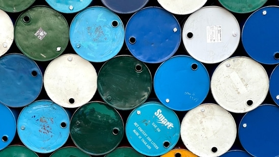 Oil prices fall as Trump eases Russia sanctions amid Middle East supply fears. (Pexel/Representative image)