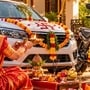 విజయదశమి నాడు కార్లు, బైకులకు పూజ ఎలా చేయాలి? పూజా విధానం, శుభ ముహూర్తం వివరాలు ఇవే!